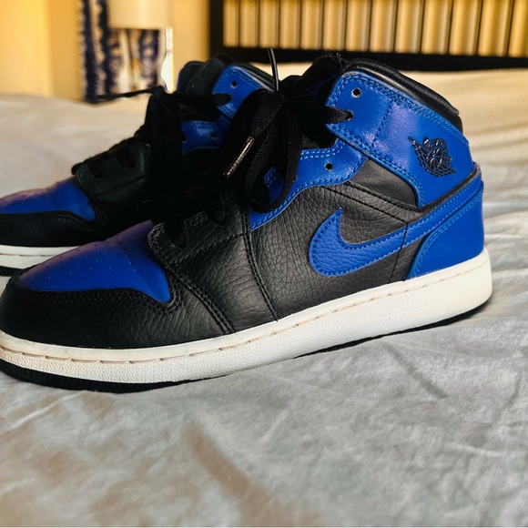 Jordan 1 Mid - Picture 3 of 14